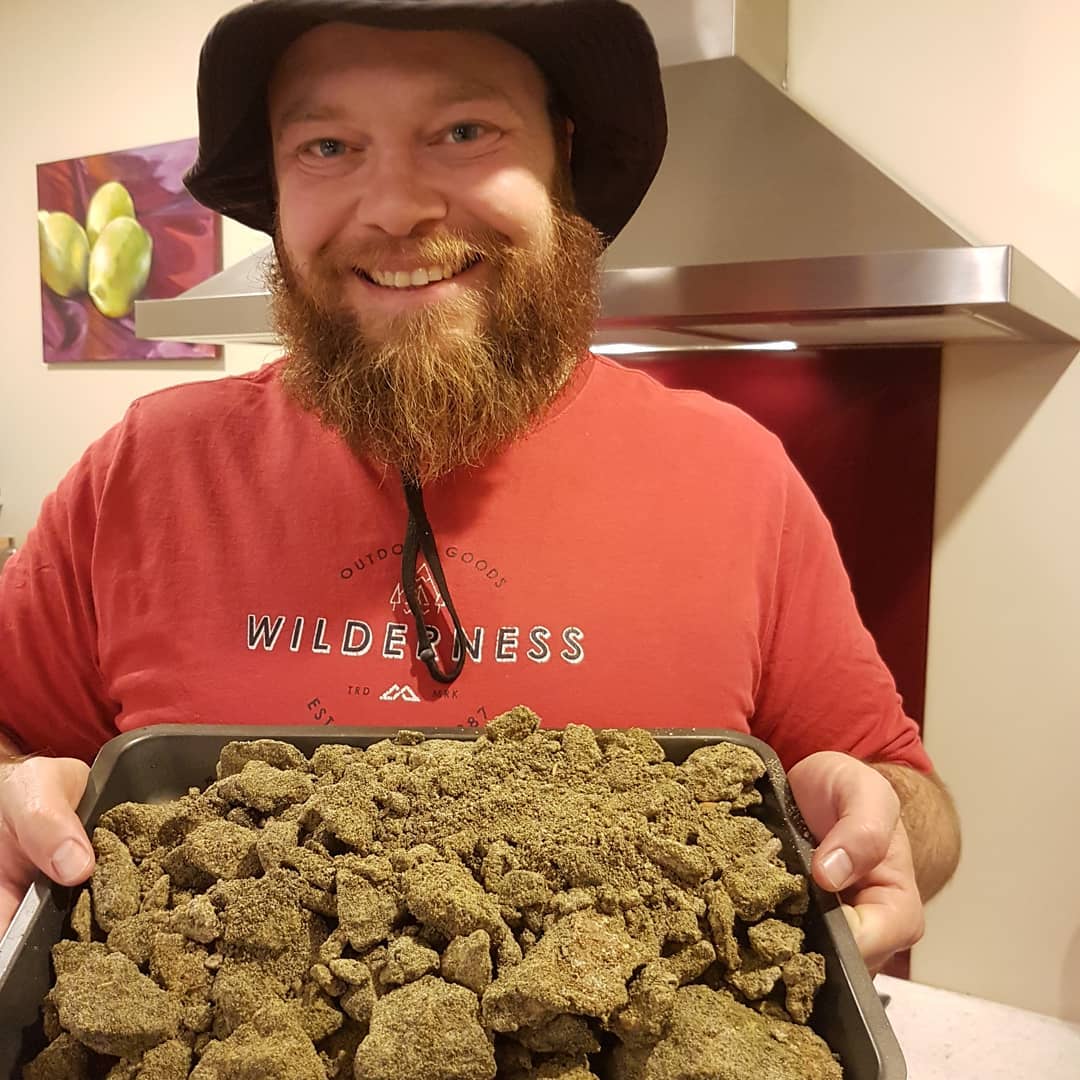 I've taken over the kitchen with my fossils 😁 I'm baking these chunks of greensand someone had left behind for a couple of days to break it down and then sifting out the coral and hopefully find some shark teeth 🤞 swipe to see the first batch of sifted sand. Video of it coming out soon!

           