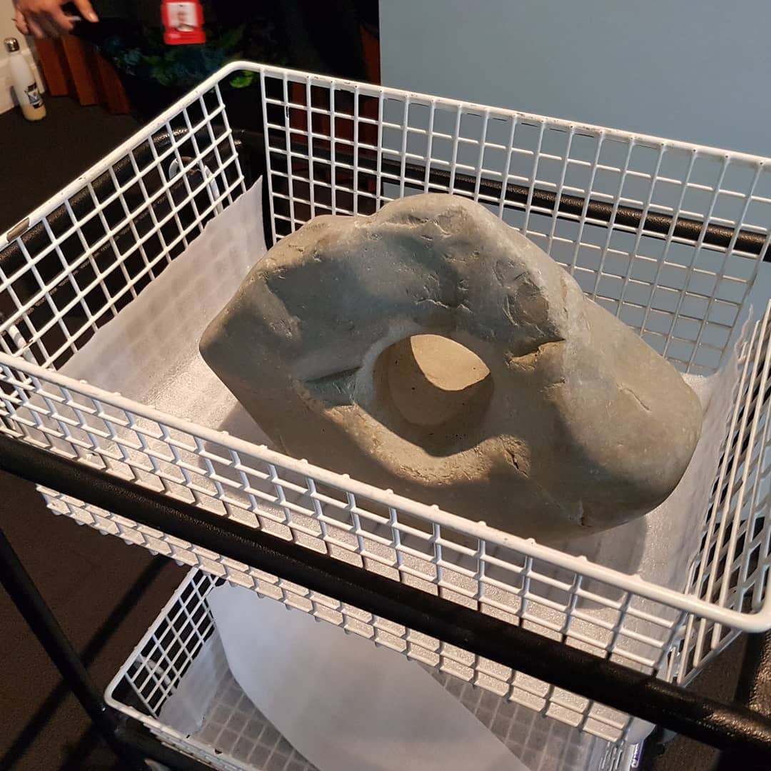 My possible anchor stone is now in the care of the @canterburymuseum 😁 just so happens that there is a visiting archeologist that can take a look at which is great! Will update as soon as I hear something.

        