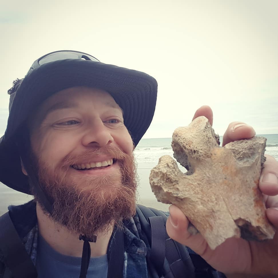 New video out where I finally find a Moa bone! And a tarsometatarsus as well 😁 It's such a chunky piece of bone!

A unique piece of New Zealand history right there in my hand... I can't even begin to describe the feeling of finding this one.

        