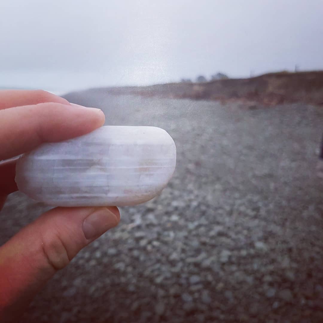 Some of the larger agates I found today, hopefully they cut well!

    